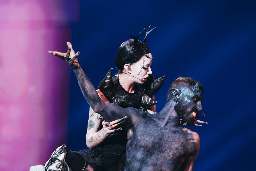 Bambie_Thug_rehearsing_Doomsday_Blue_for_Ireland_at_the_Second_Rehearsal_of_the_First_Semi-Final_at_Malmo_Arena(3).jpg