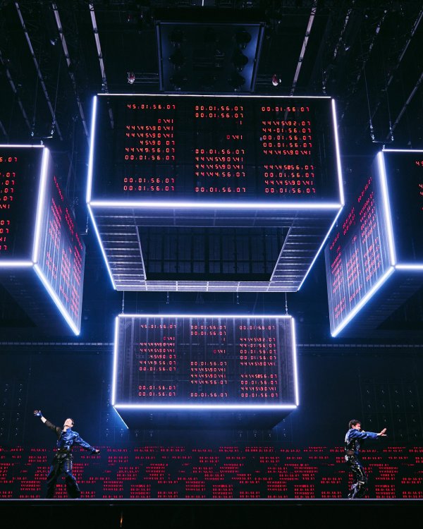 Marcus_Martinus_rehearsing_Unforgettable_for_Sweden_at_the_First_Rehearsal_of_the_Grand_Final_at_Malmo_Arena(8).jpg