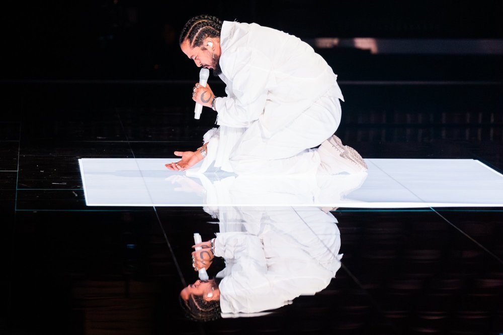 Slimane_rehearsing_Mon_amour_for_France_at_the_First_Rehearsal_of_the_Grand_Final_at_Malmo_Arena(2).jpg