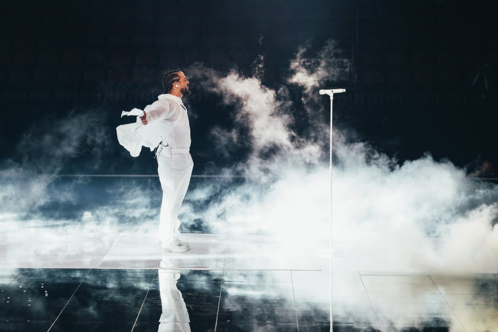 Slimane_rehearsing_Mon_amour_for_France_at_the_First_Rehearsal_of_the_Grand_Final_at_Malmo_Arena.jpg