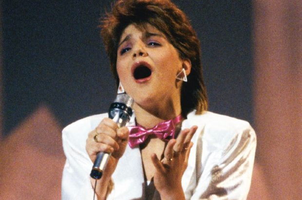 Belçika'ya tek birinciliği Norveç'in kenti olan Bergen'de yapılan 1986 Eurovision Şarkı Yarışması'nda yarışmış olan Sandra Kim'in seslendirmiş olduğu "J'aime La Vie" adlı şarkı ile getirmiştir. Sandra Kazandığında sadece 13 yaşındaydı ayrıca Sandra Eurovision Şarkı Yarışması'nın en genç birincisi ünvanını elde etmiştir.
