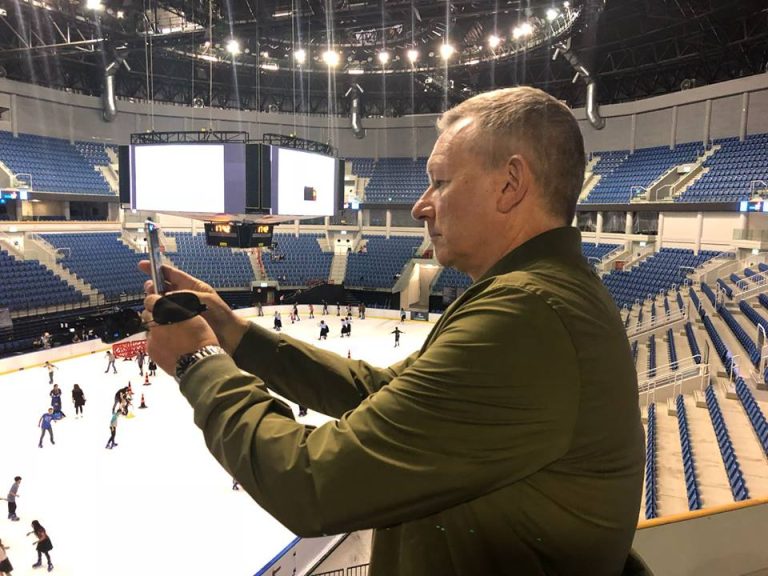 John Ola Sand, Kudüs'te yeni yapılan Pais Arena'da.