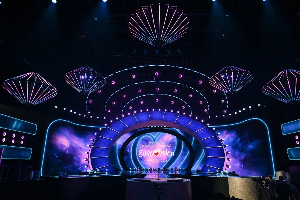 Polonya’nın 2025 Eurovision ulusal final sahnesi hazırlandı !